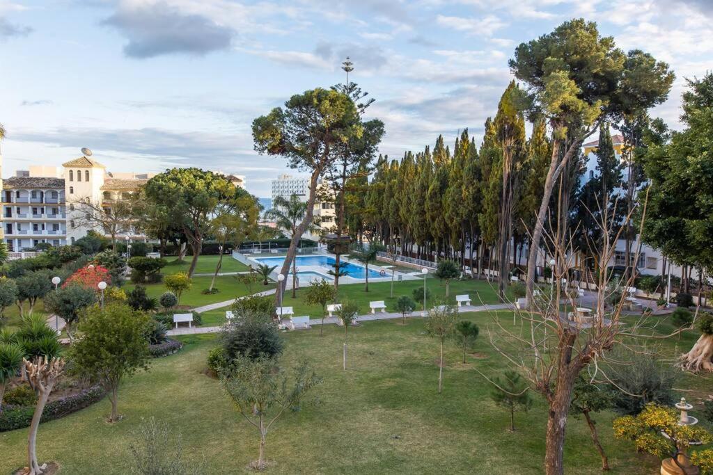 Enjoy La Carihuela Beach At 4 Min.Terrace & Pool. Torremolinos Ngoại thất bức ảnh
