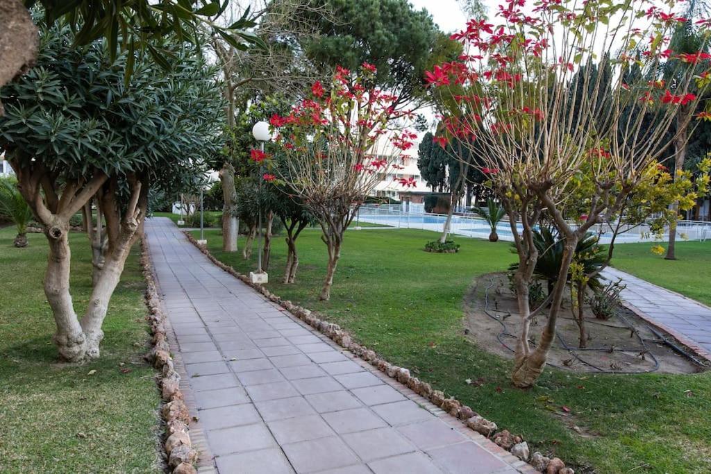 Enjoy La Carihuela Beach At 4 Min.Terrace & Pool. Torremolinos Ngoại thất bức ảnh